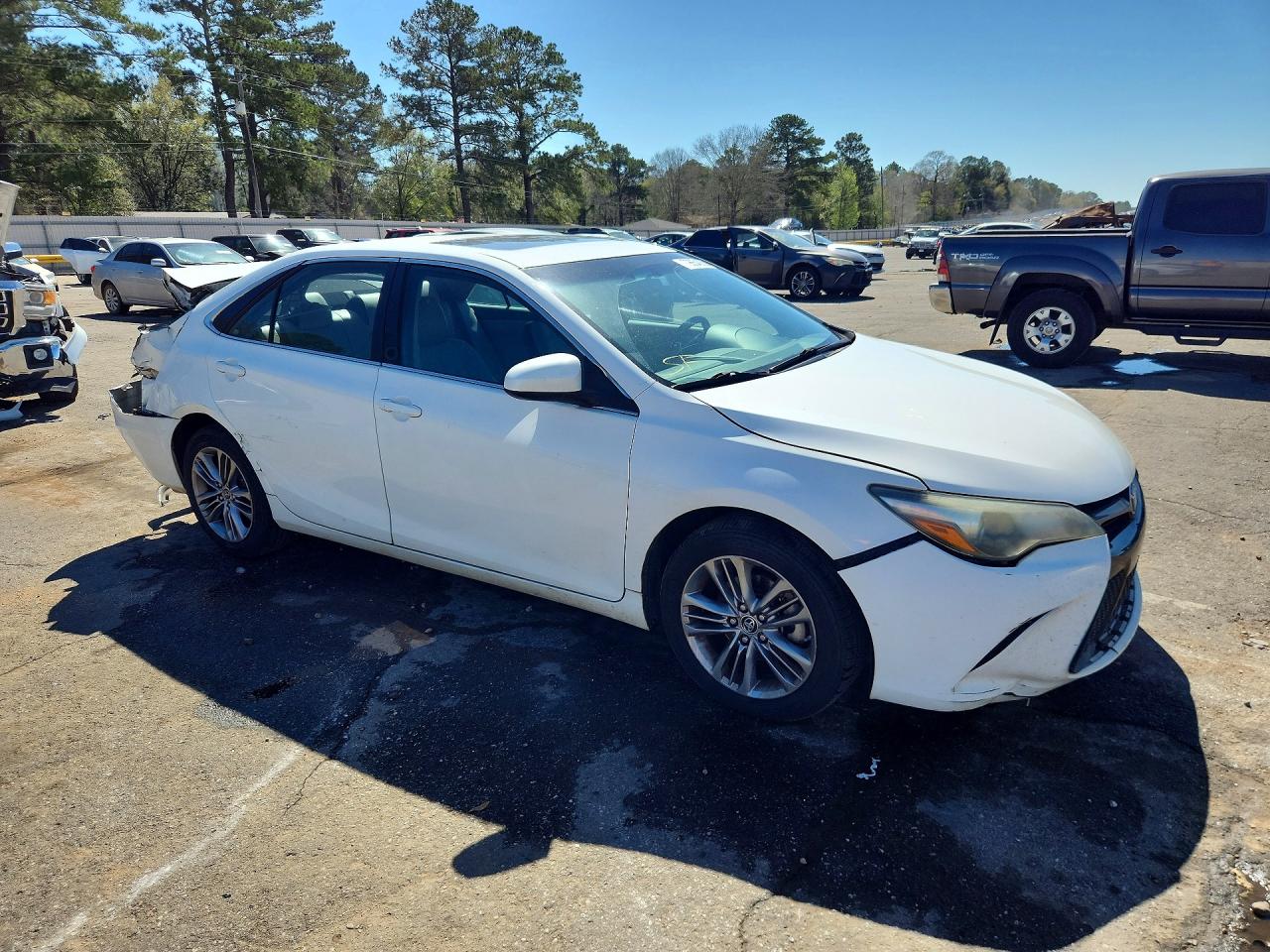 2016 TOYOTA CAMRY SE photo 7