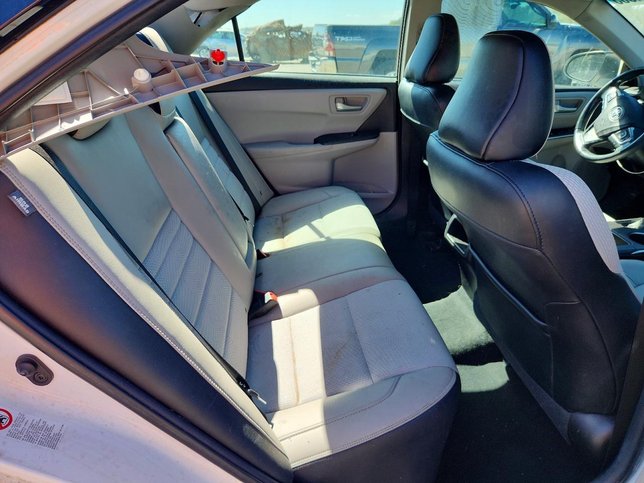 2016 TOYOTA CAMRY SE photo 19