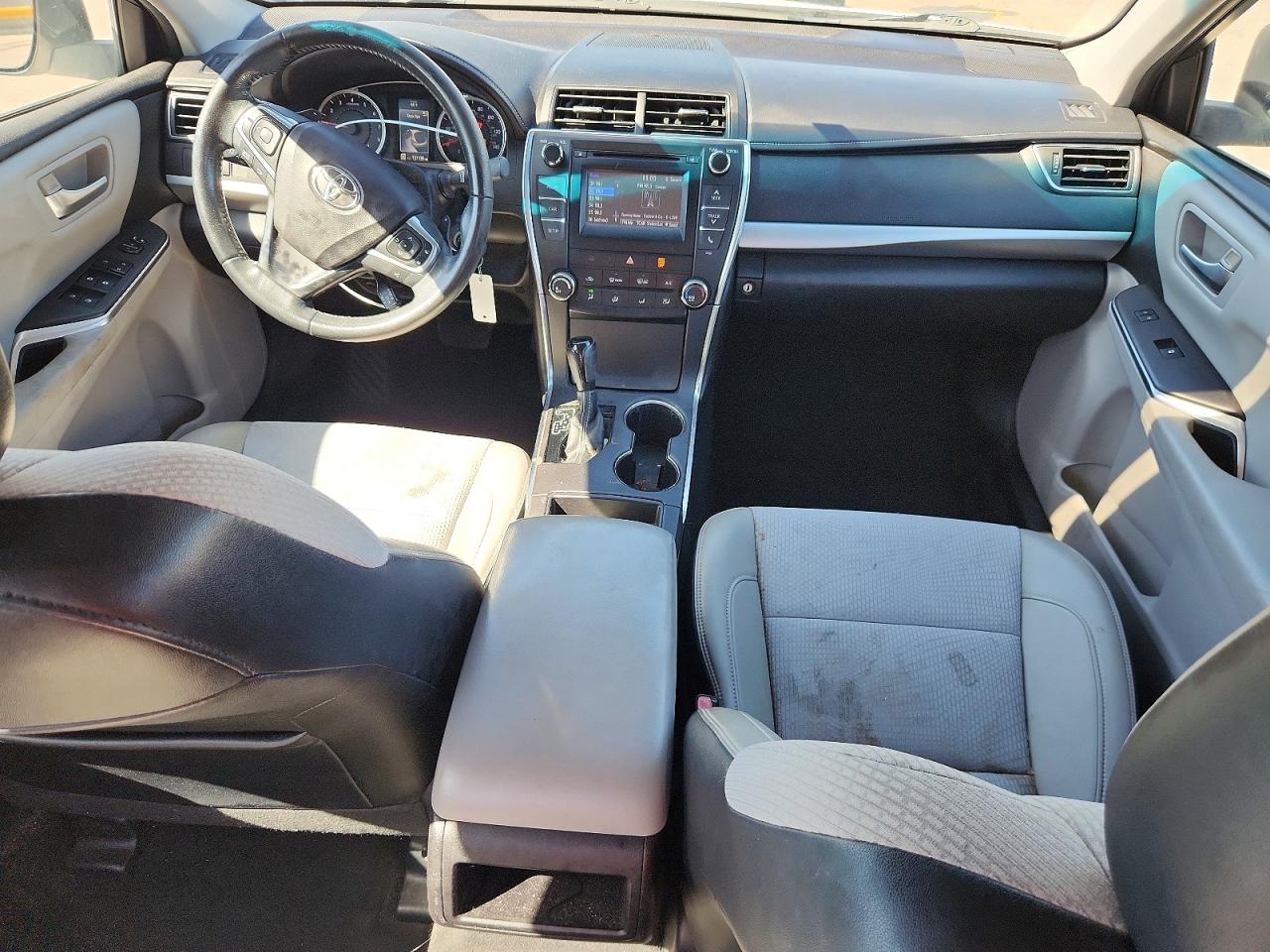 2016 TOYOTA CAMRY SE photo 15