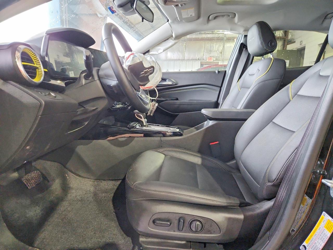 2025 CHEVROLET TRAX ACTIV photo 13