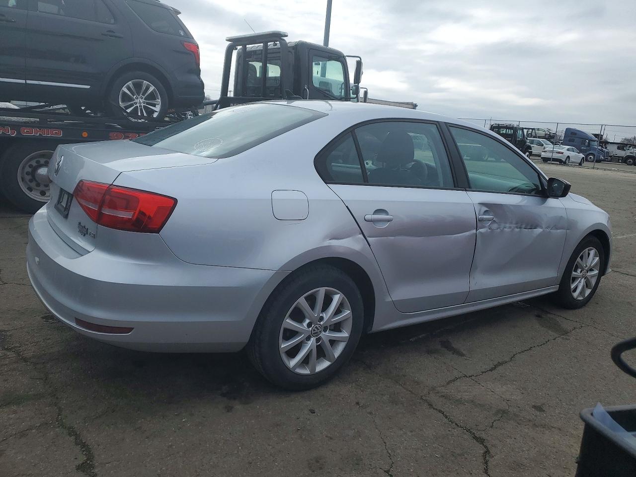2015 VOLKSWAGEN JETTA SE photo 5