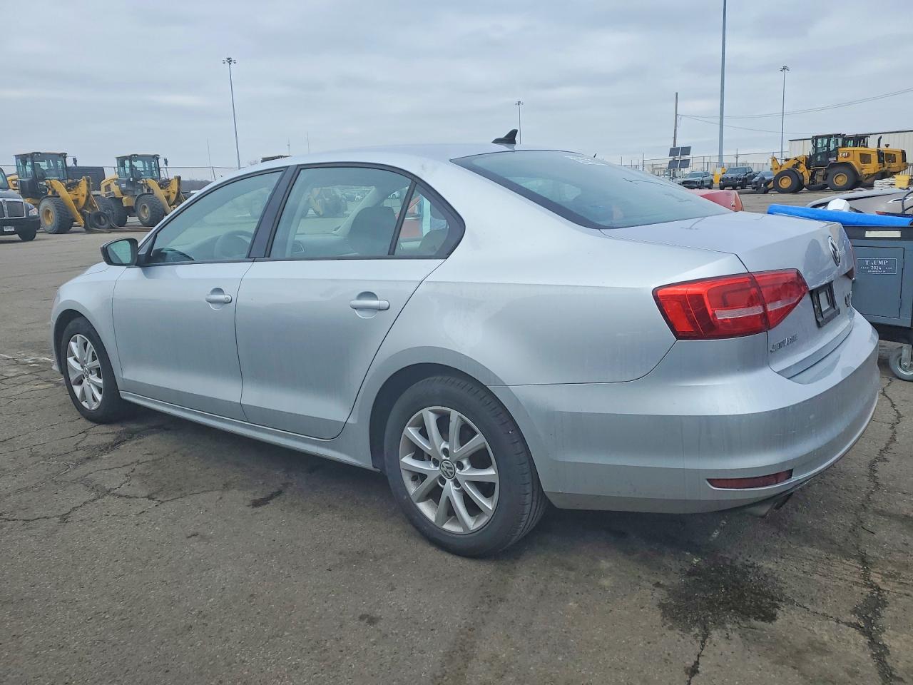 2015 VOLKSWAGEN JETTA SE photo 3