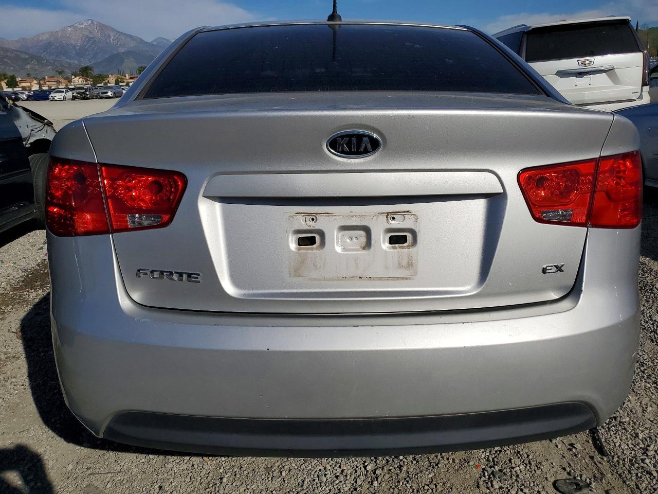 2010 KIA FORTE EX photo 11