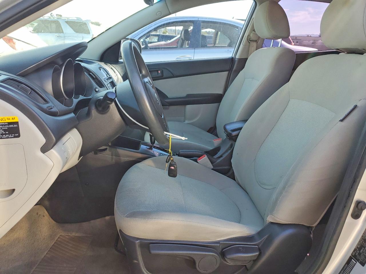 2010 KIA FORTE EX photo 13