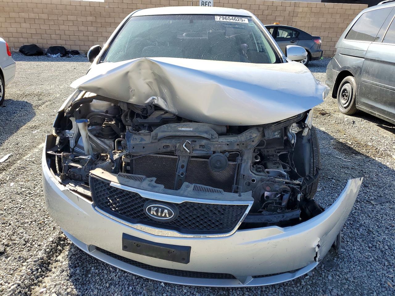 2010 KIA FORTE EX photo 9