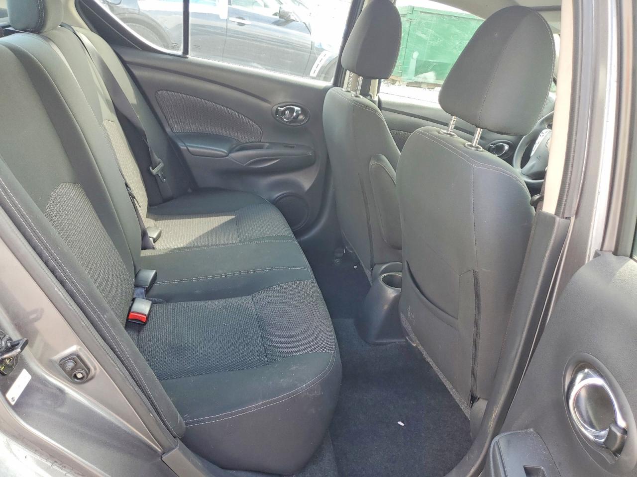 2019 NISSAN VERSA SV photo 28