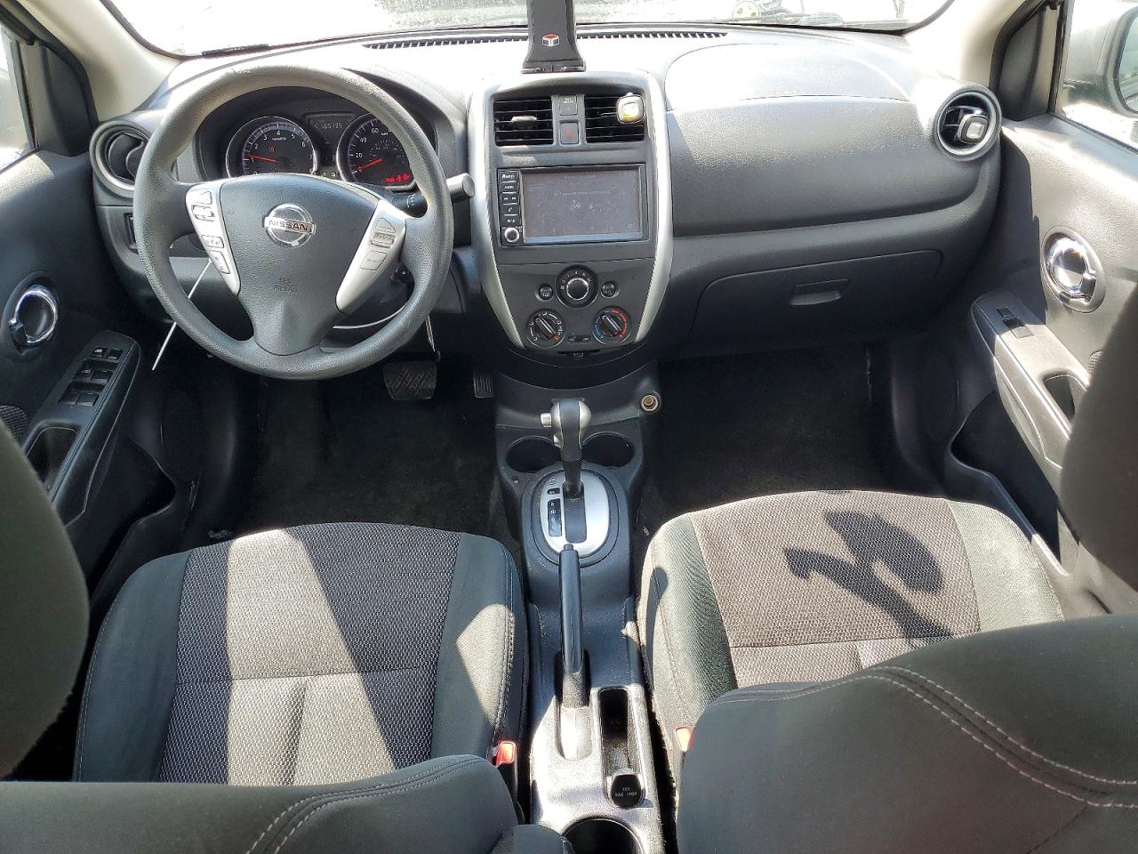 2019 NISSAN VERSA SV photo 22