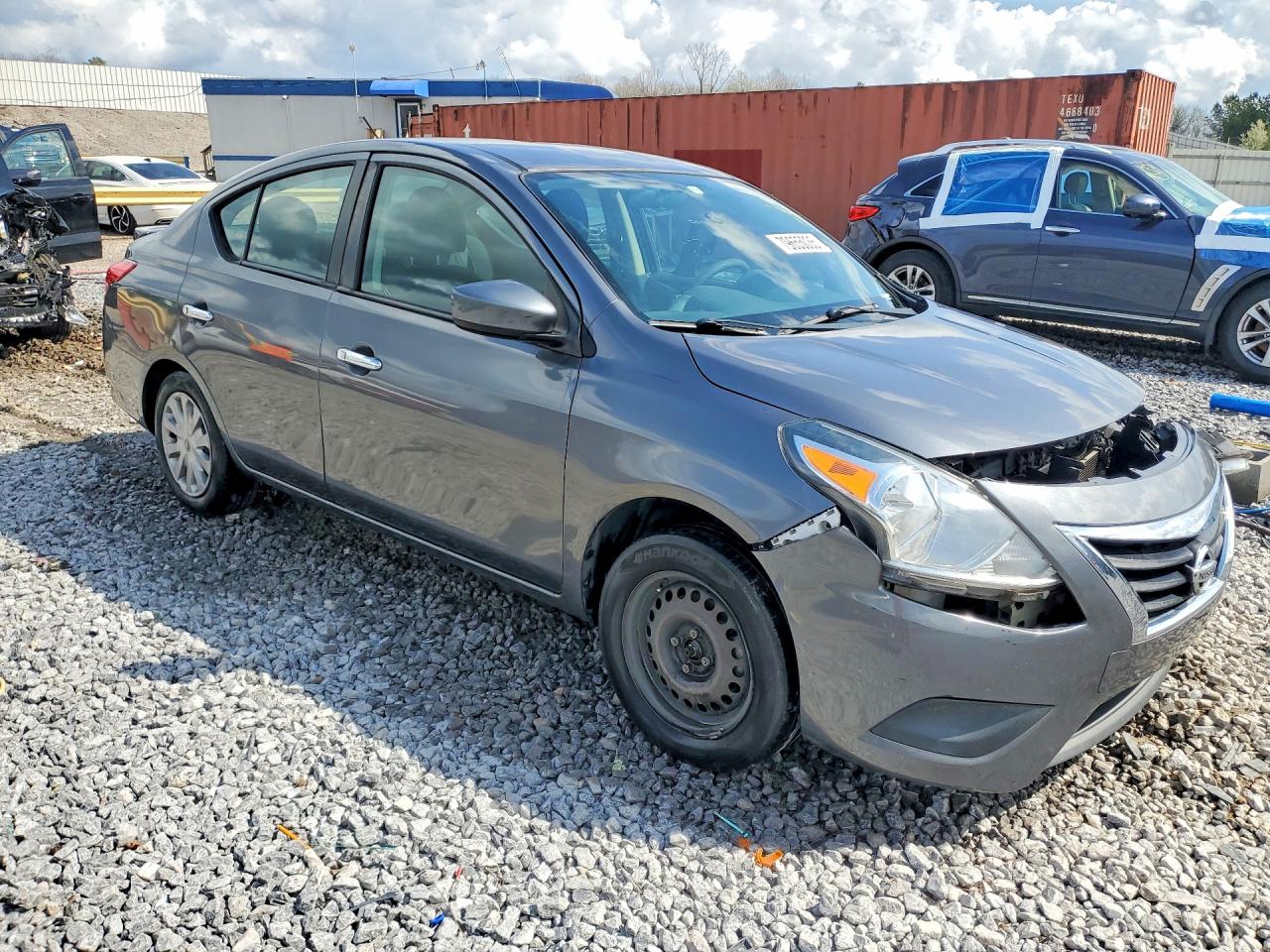 2019 NISSAN VERSA SV photo 10