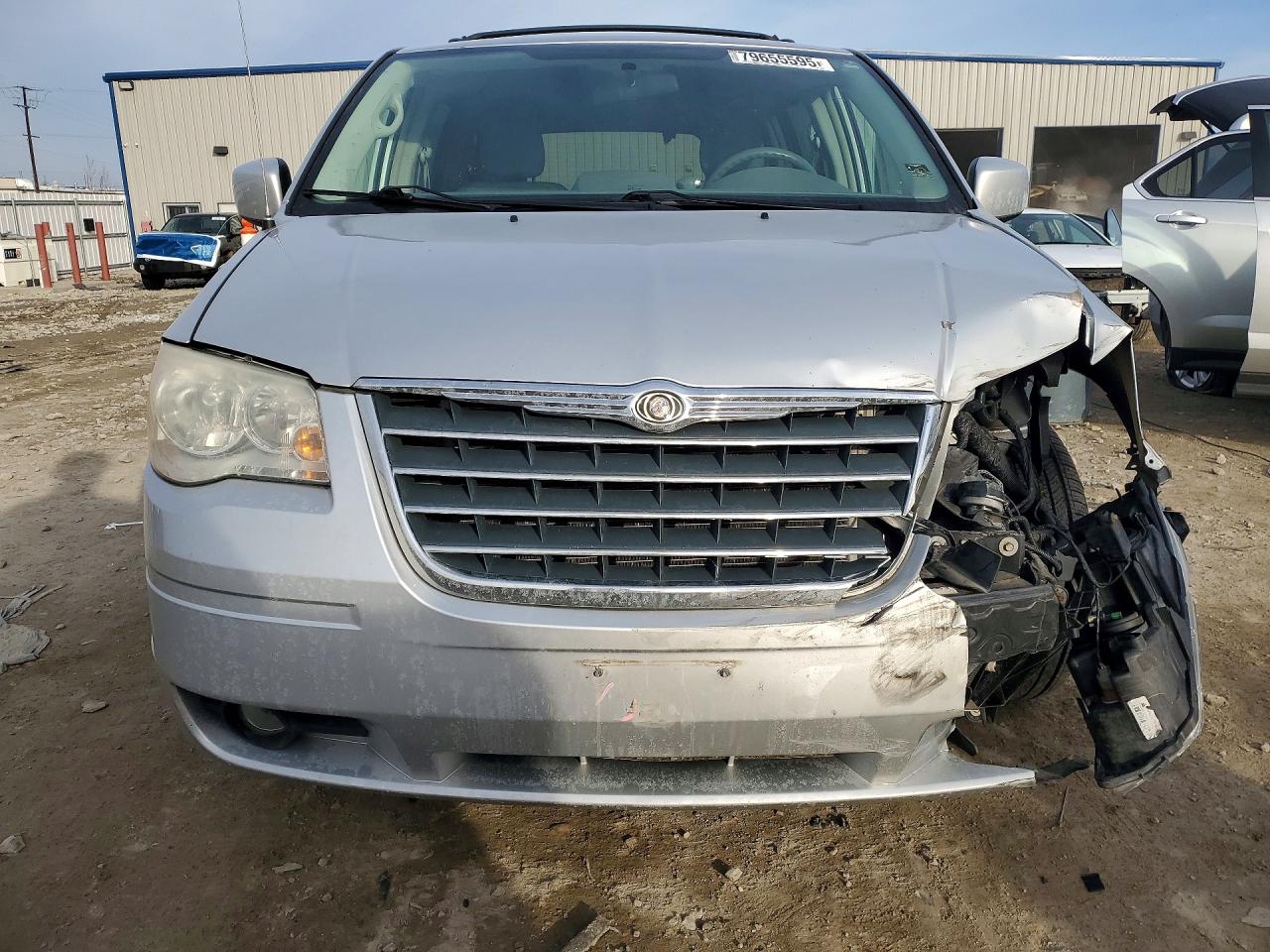2010 CHRYSLER TOWN & COUNTRY TOURING photo 9