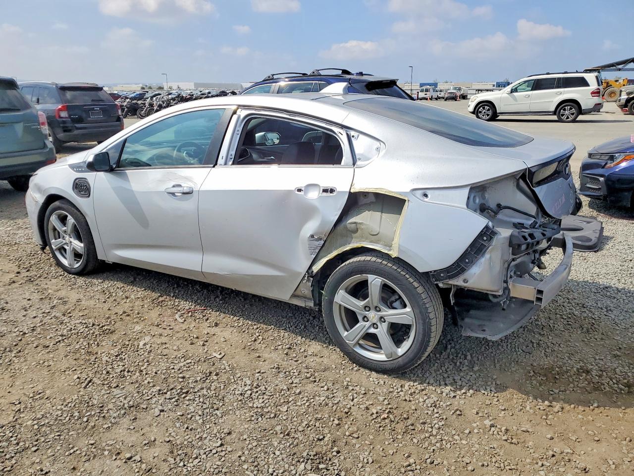 2017 CHEVROLET VOLT LT photo 2