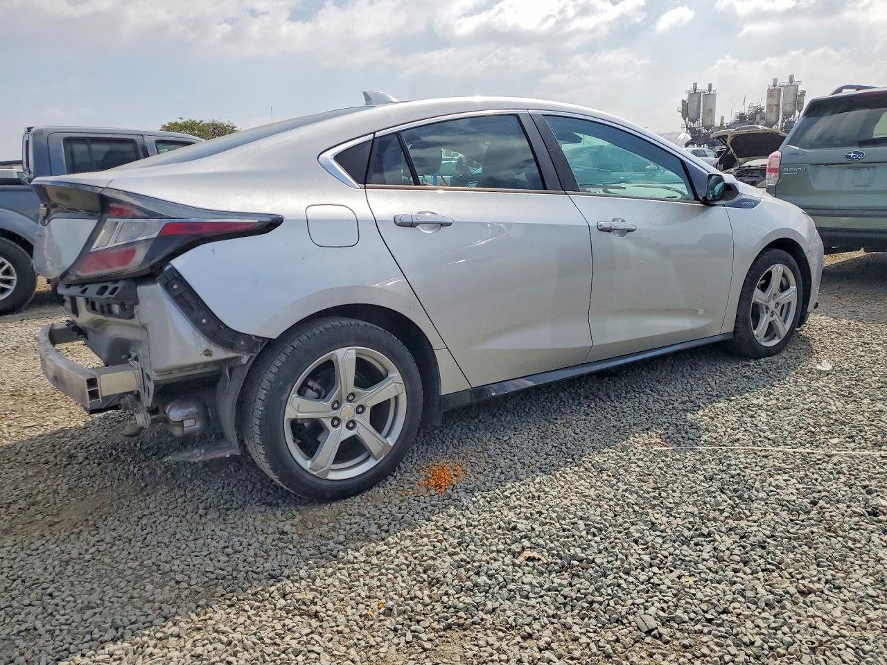 2017 CHEVROLET VOLT LT photo 3