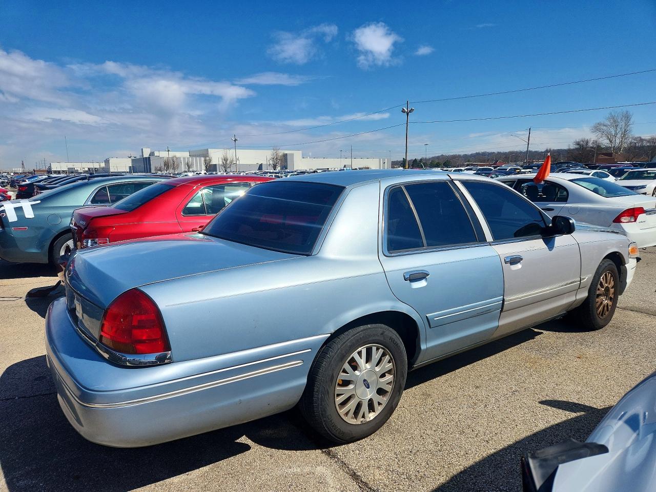 2003 FORD CROWN VICTORIA LX photo 3
