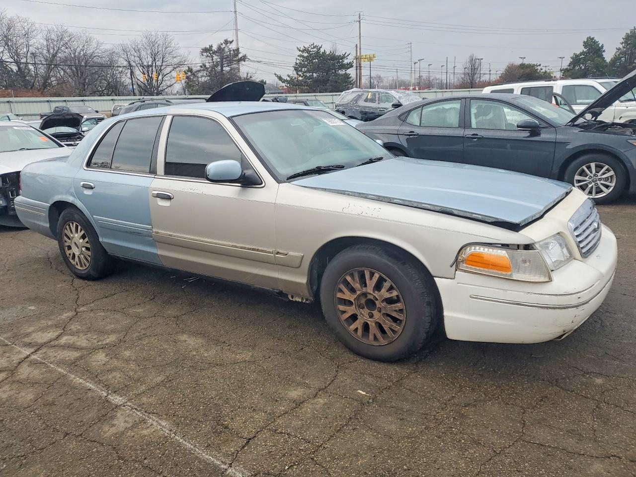 2003 FORD CROWN VICTORIA LX photo 4