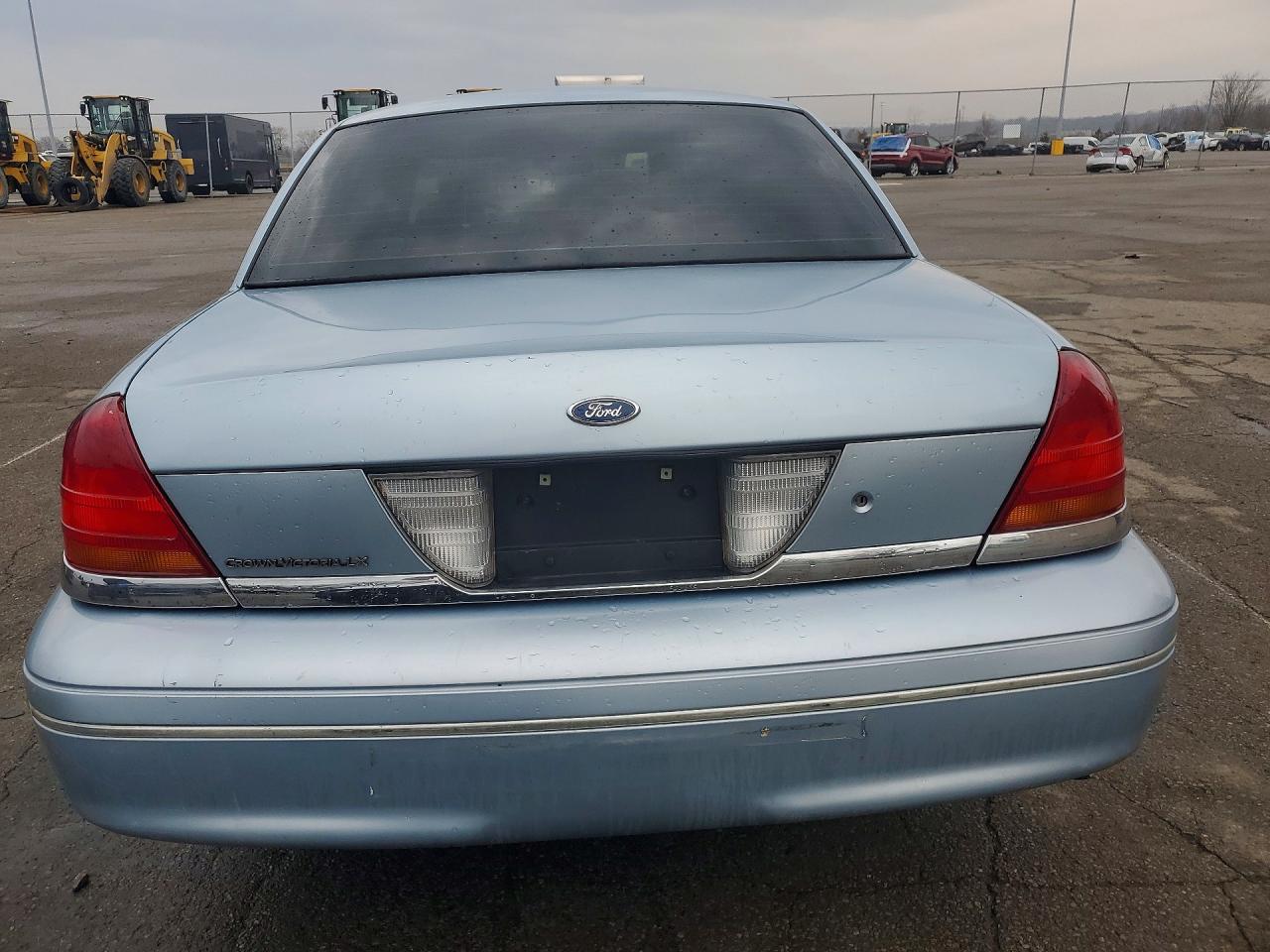 2003 FORD CROWN VICTORIA LX photo 6