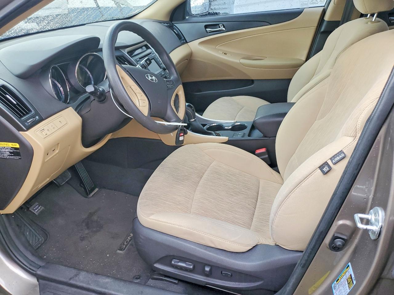 2014 HYUNDAI SONATA GLS photo 13