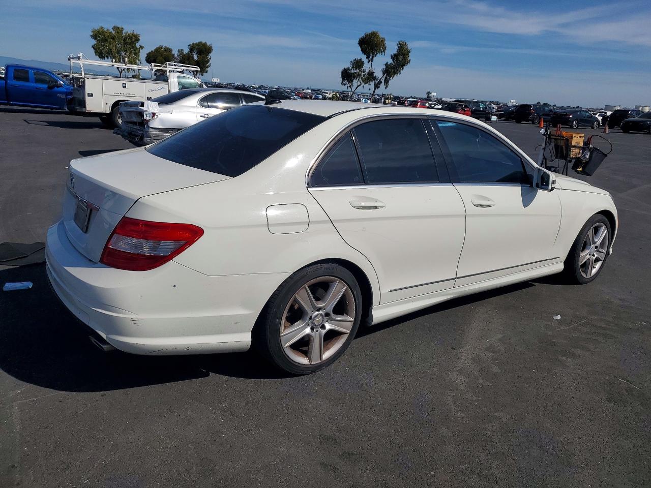 2011 MERCEDES-BENZ C 300 photo 5