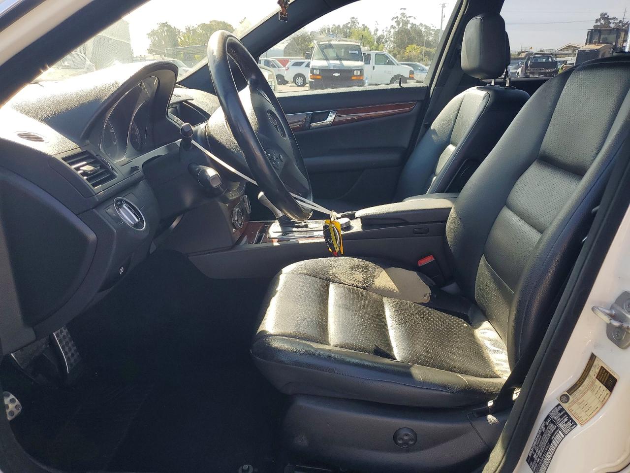 2011 MERCEDES-BENZ C 300 photo 13