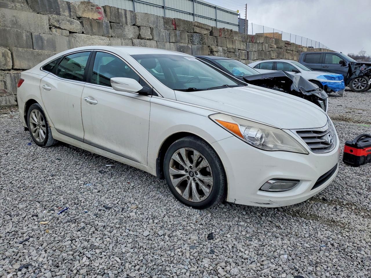 2012 HYUNDAI AZERA BASE photo 4