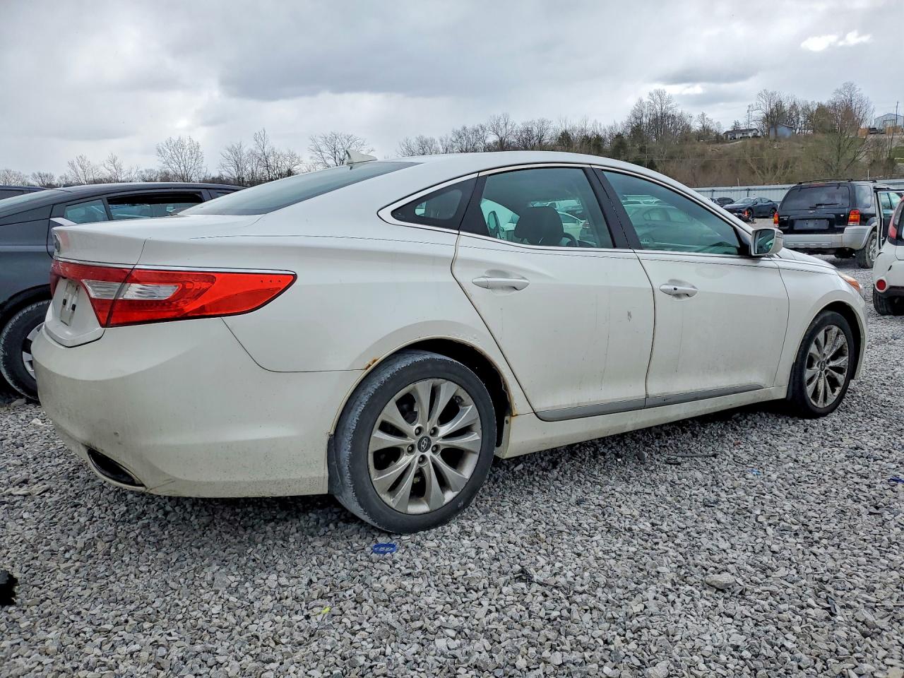 2012 HYUNDAI AZERA BASE photo 3