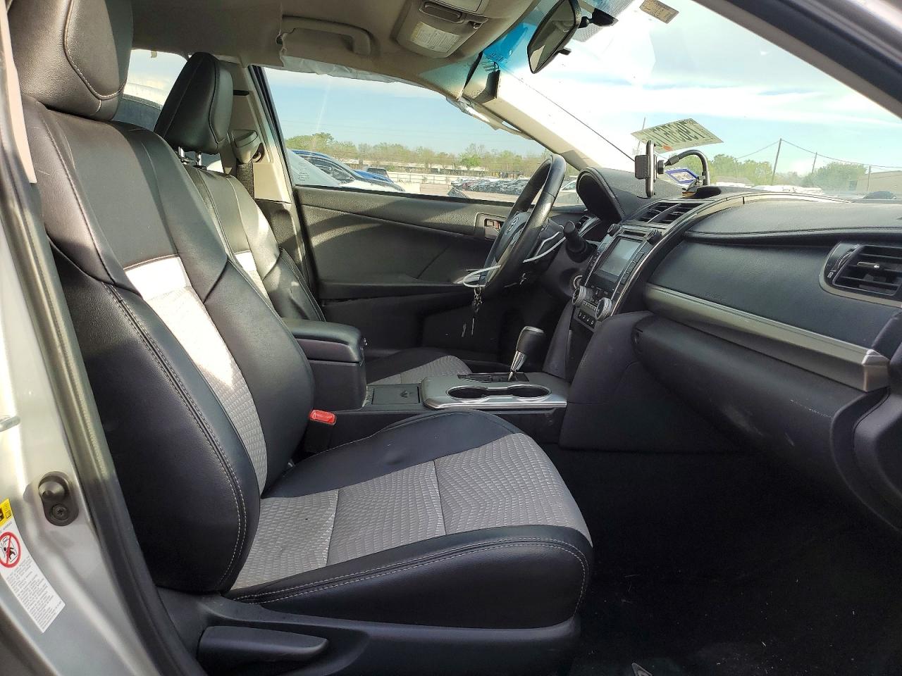 2012 TOYOTA CAMRY SE photo 7