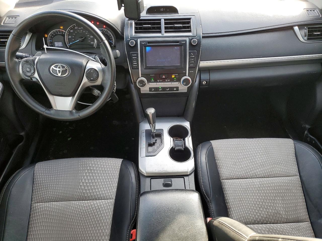 2012 TOYOTA CAMRY SE photo 8