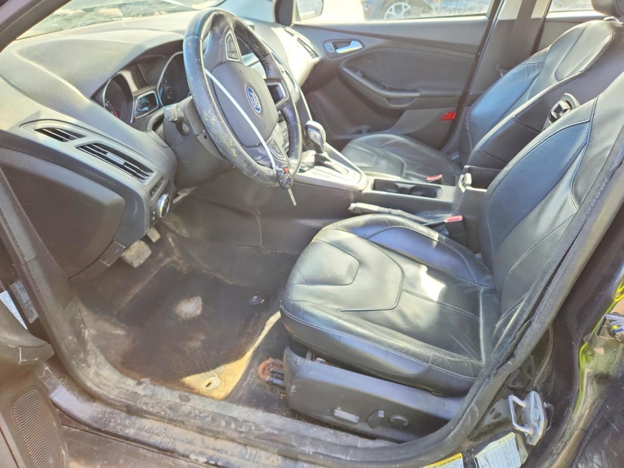 2015 FORD FOCUS SE photo 7