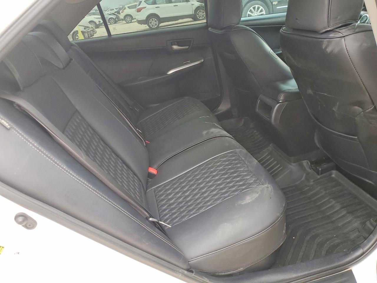 2014 TOYOTA CAMRY SE photo 10
