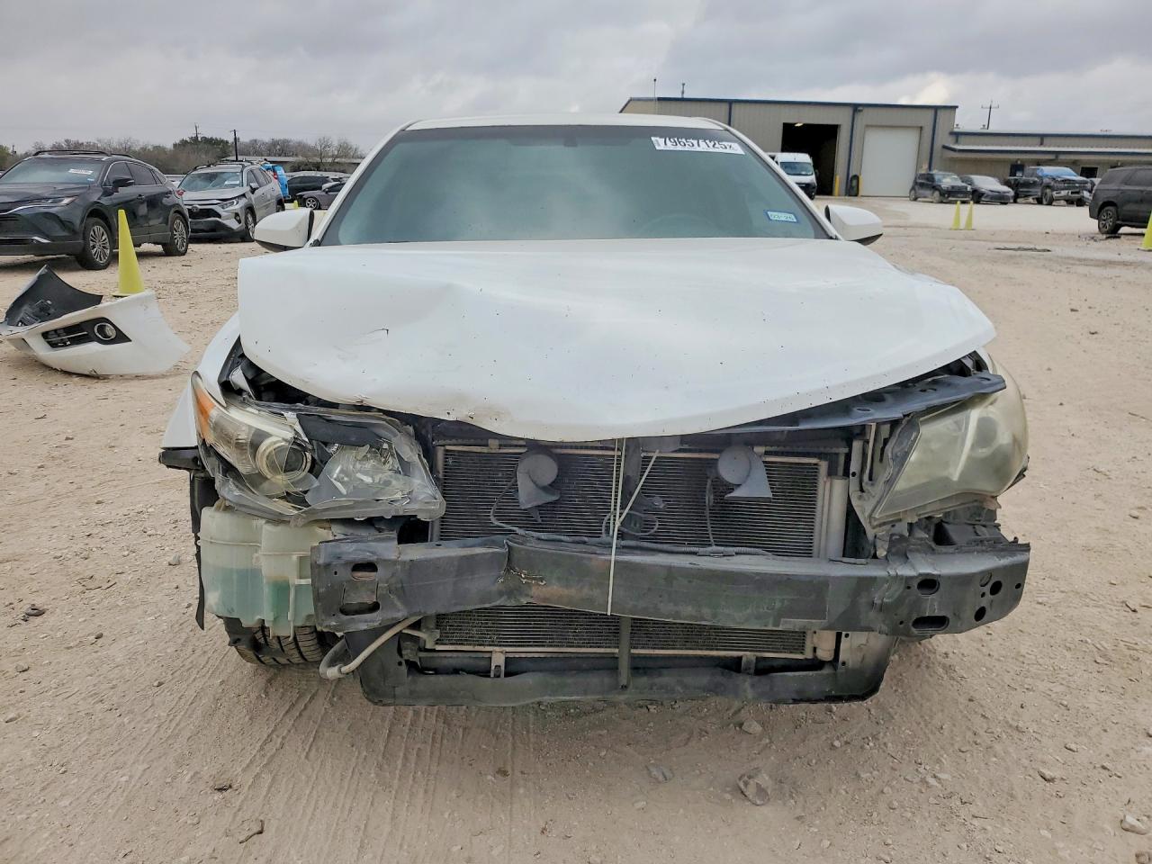 2014 TOYOTA CAMRY SE photo 5