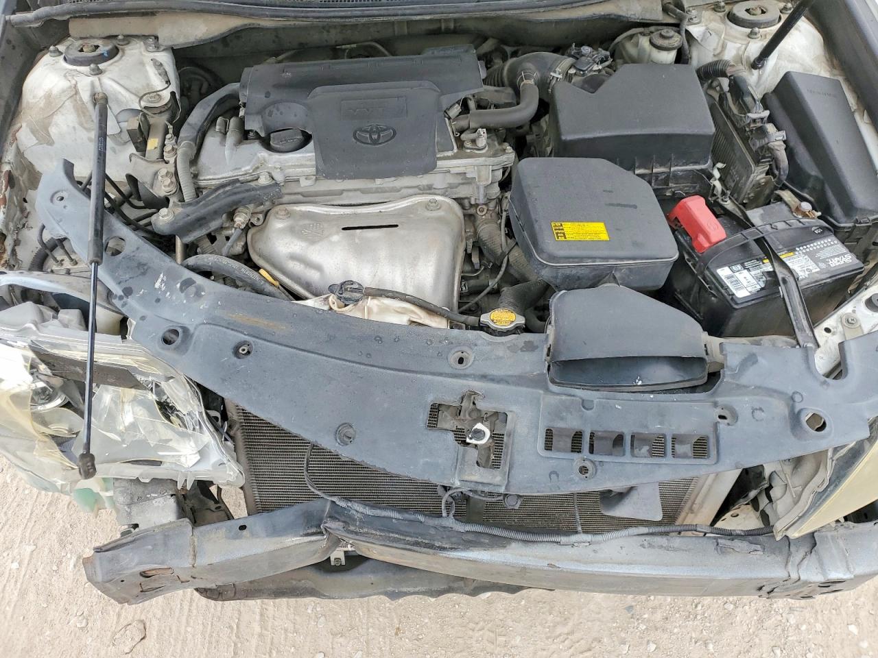 2014 TOYOTA CAMRY SE photo 11