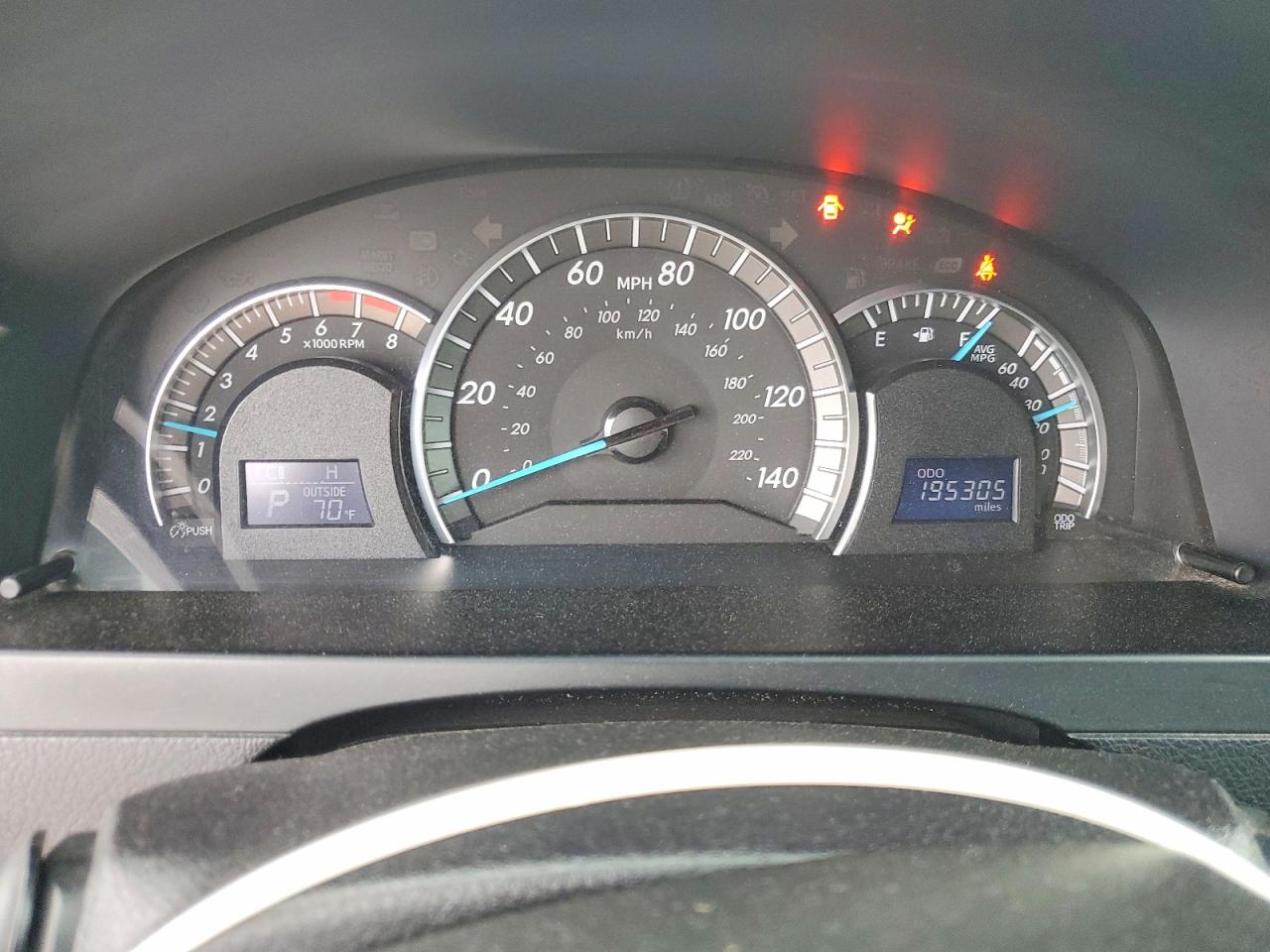 2014 TOYOTA CAMRY SE photo 9