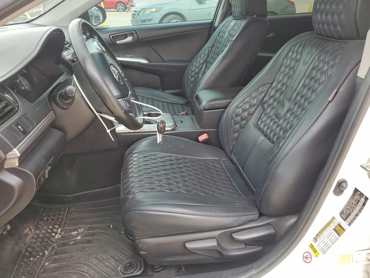 2014 TOYOTA CAMRY SE photo 7
