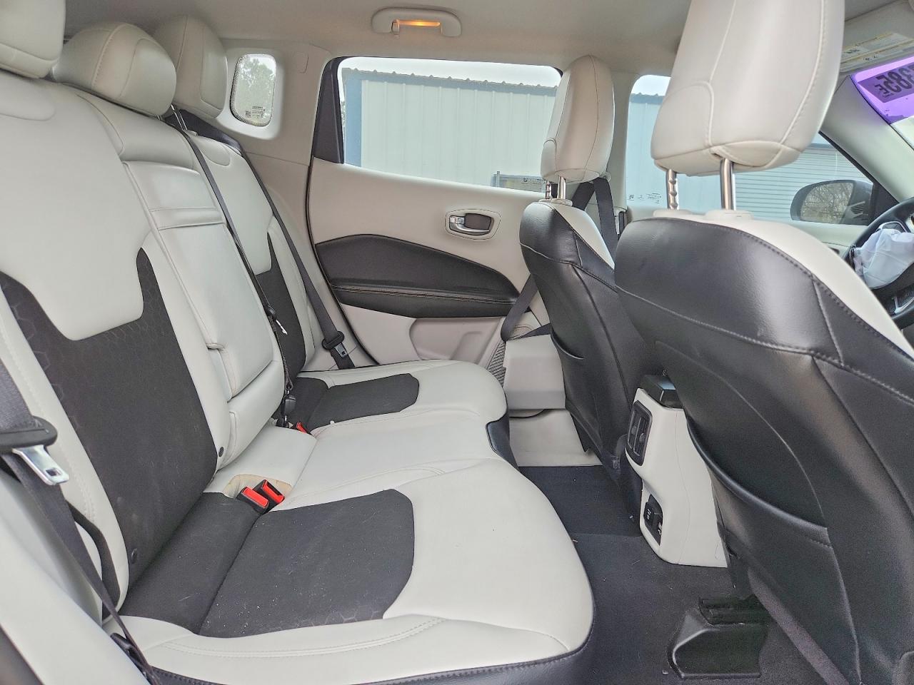 2017 JEEP COMPASS LATITUDE photo 28