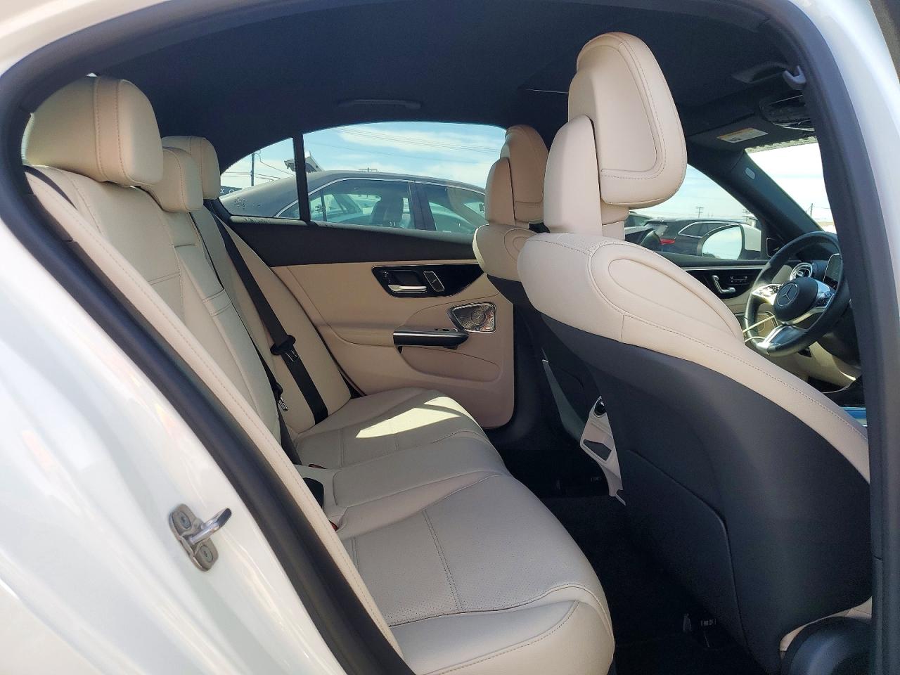 2025 MERCEDES-BENZ C 300 photo 28