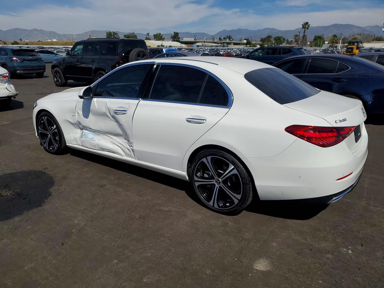 2025 MERCEDES-BENZ C 300 photo 4
