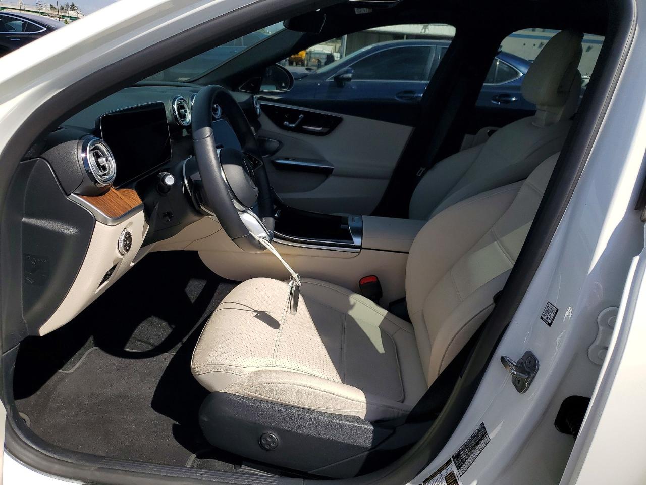 2025 MERCEDES-BENZ C 300 photo 19