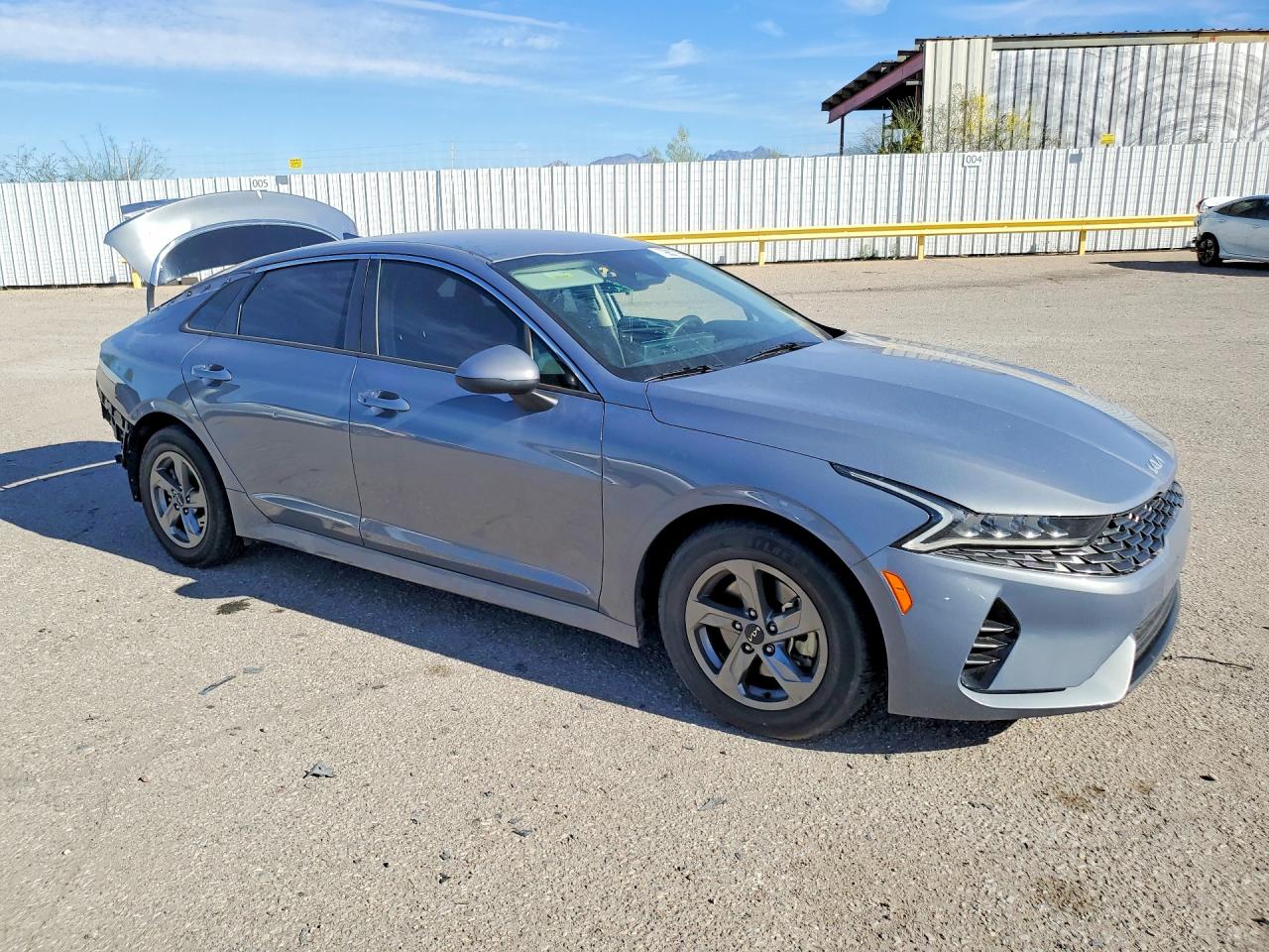 2023 KIA K5 LXS photo 4