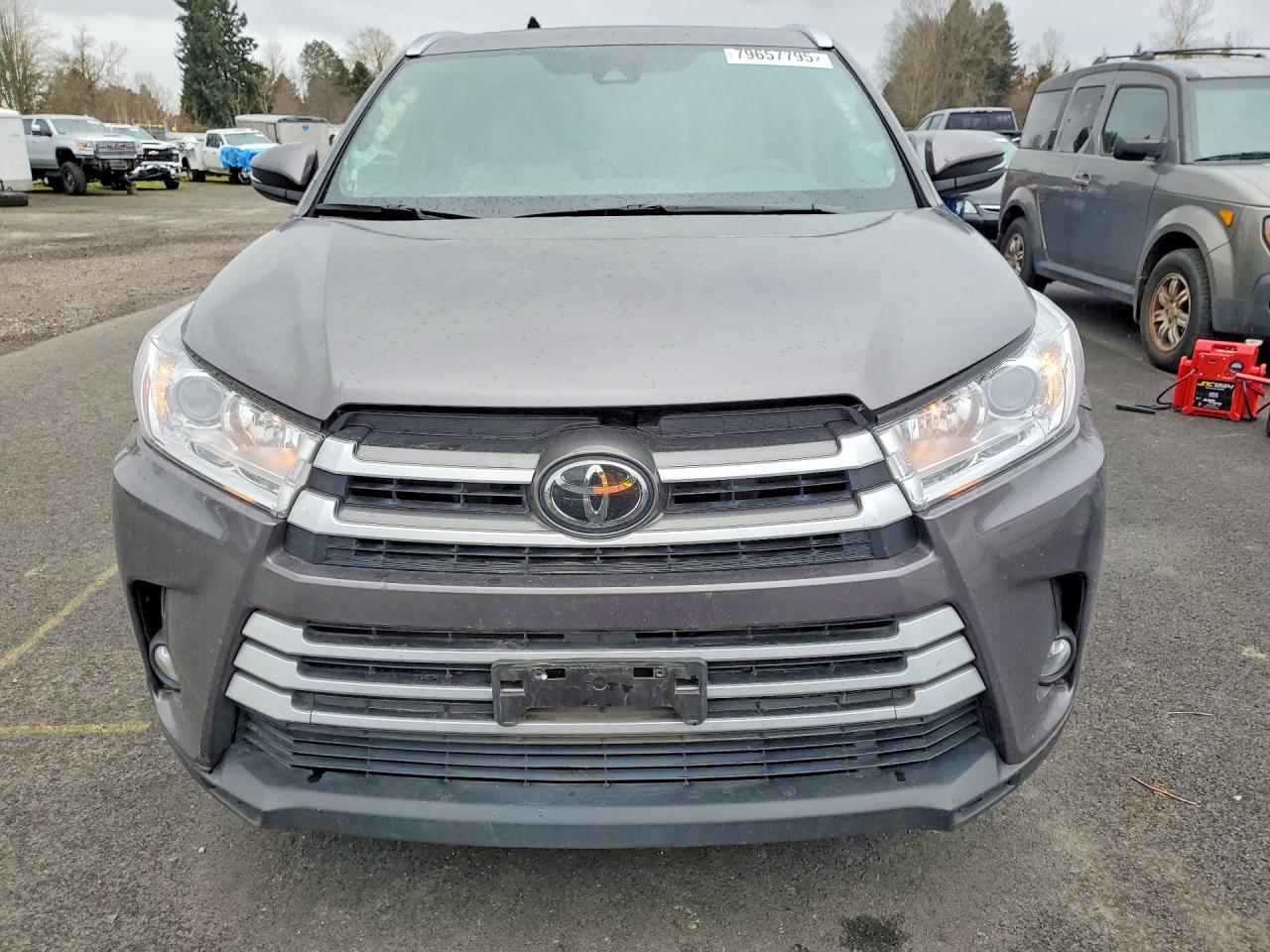 2017 TOYOTA HIGHLANDER XLE photo 9