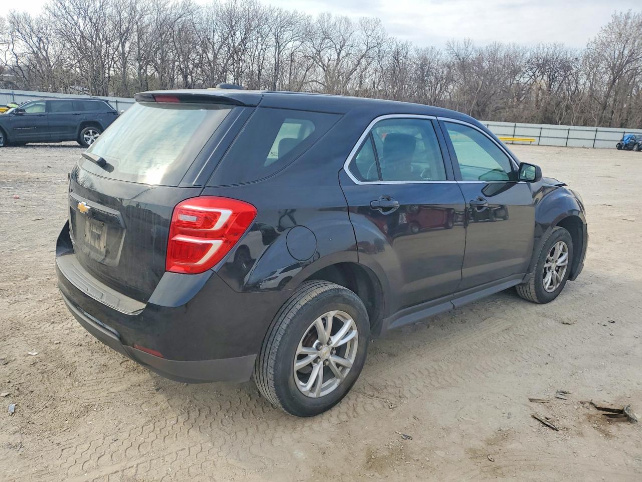 2017 CHEVROLET EQUINOX LS photo 5