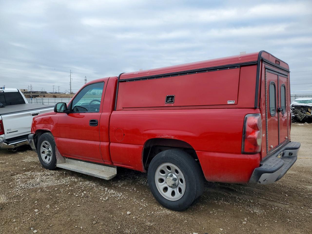 2006 CHEVROLET SILVERADO C1500 photo 2