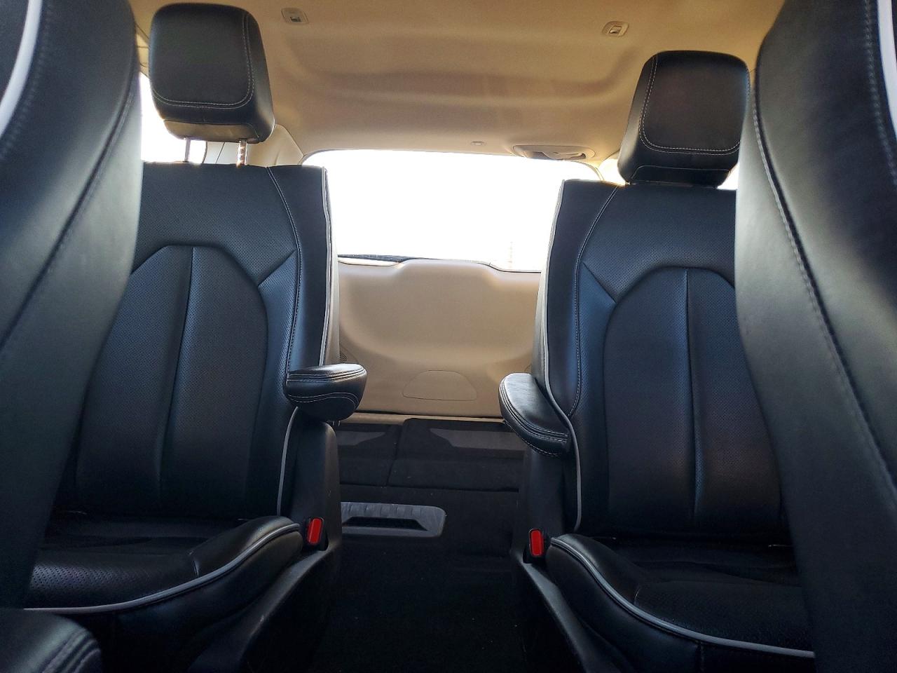 2023 CHRYSLER PACIFICA HYBRID LIMITED photo 18