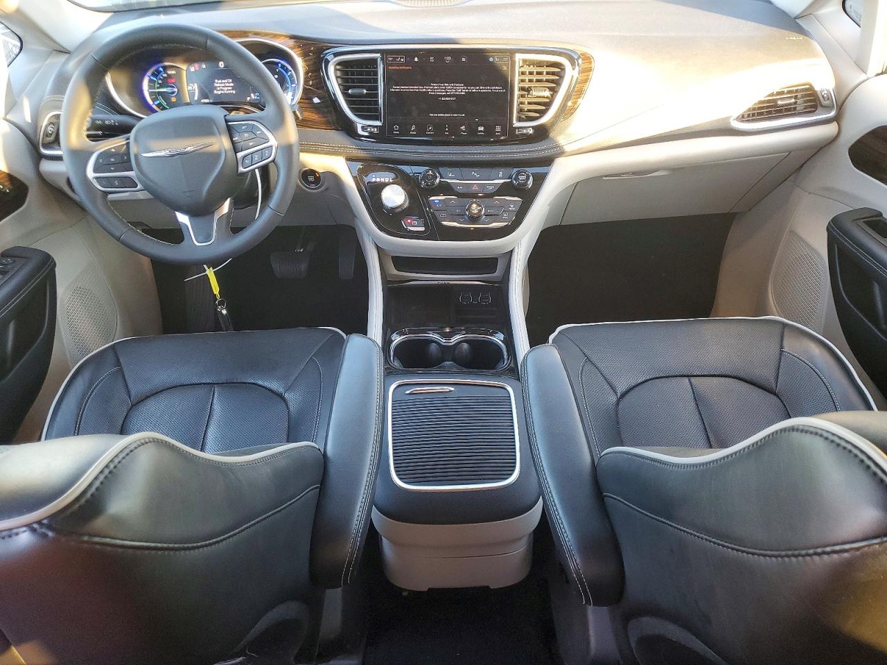 2023 CHRYSLER PACIFICA HYBRID LIMITED photo 15