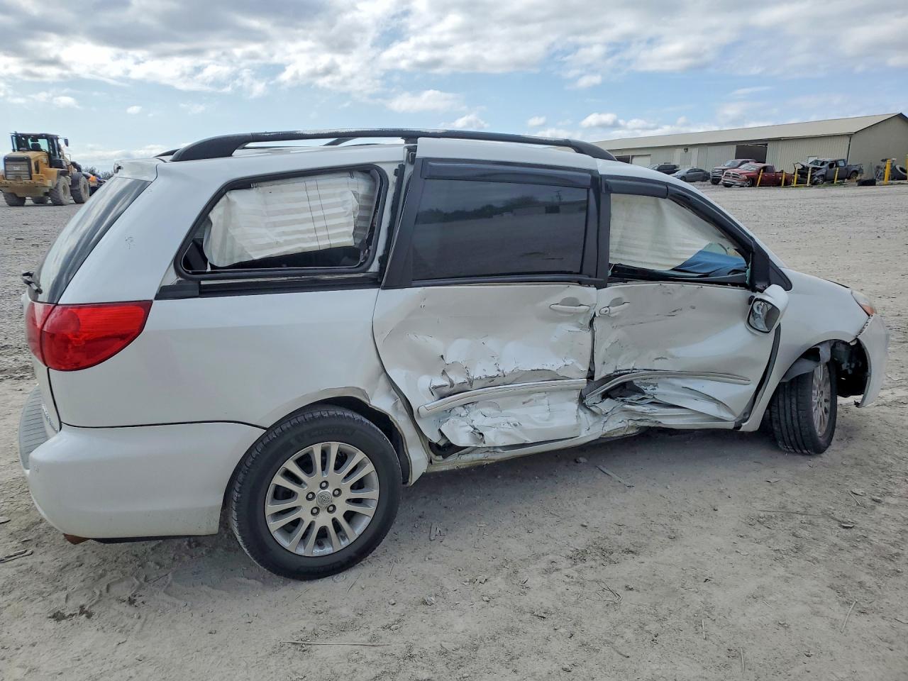 2008 TOYOTA SIENNA XLE LIMITED photo 3