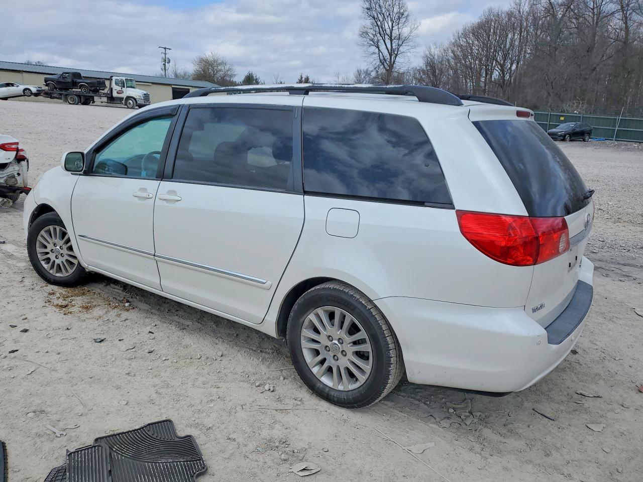 2008 TOYOTA SIENNA XLE LIMITED photo 2