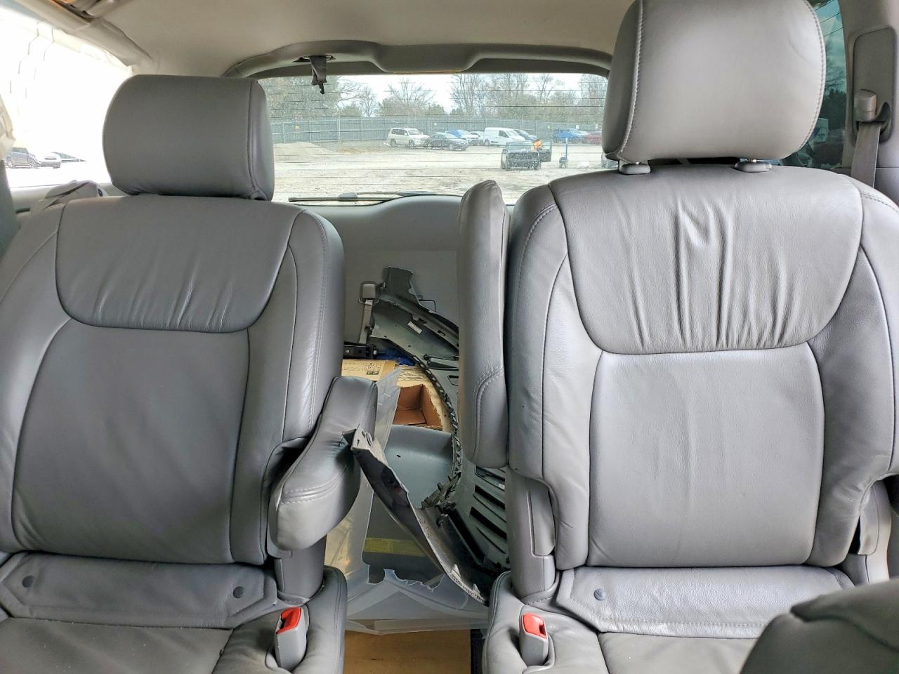 2008 TOYOTA SIENNA XLE LIMITED photo 10