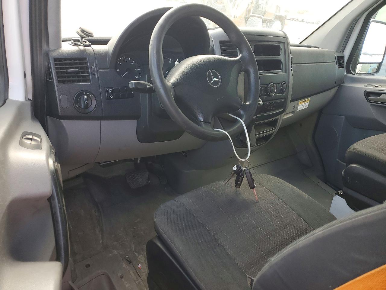 2016 MERCEDES-BENZ SPRINTER 2500 *** CARGO VAN *** photo 15