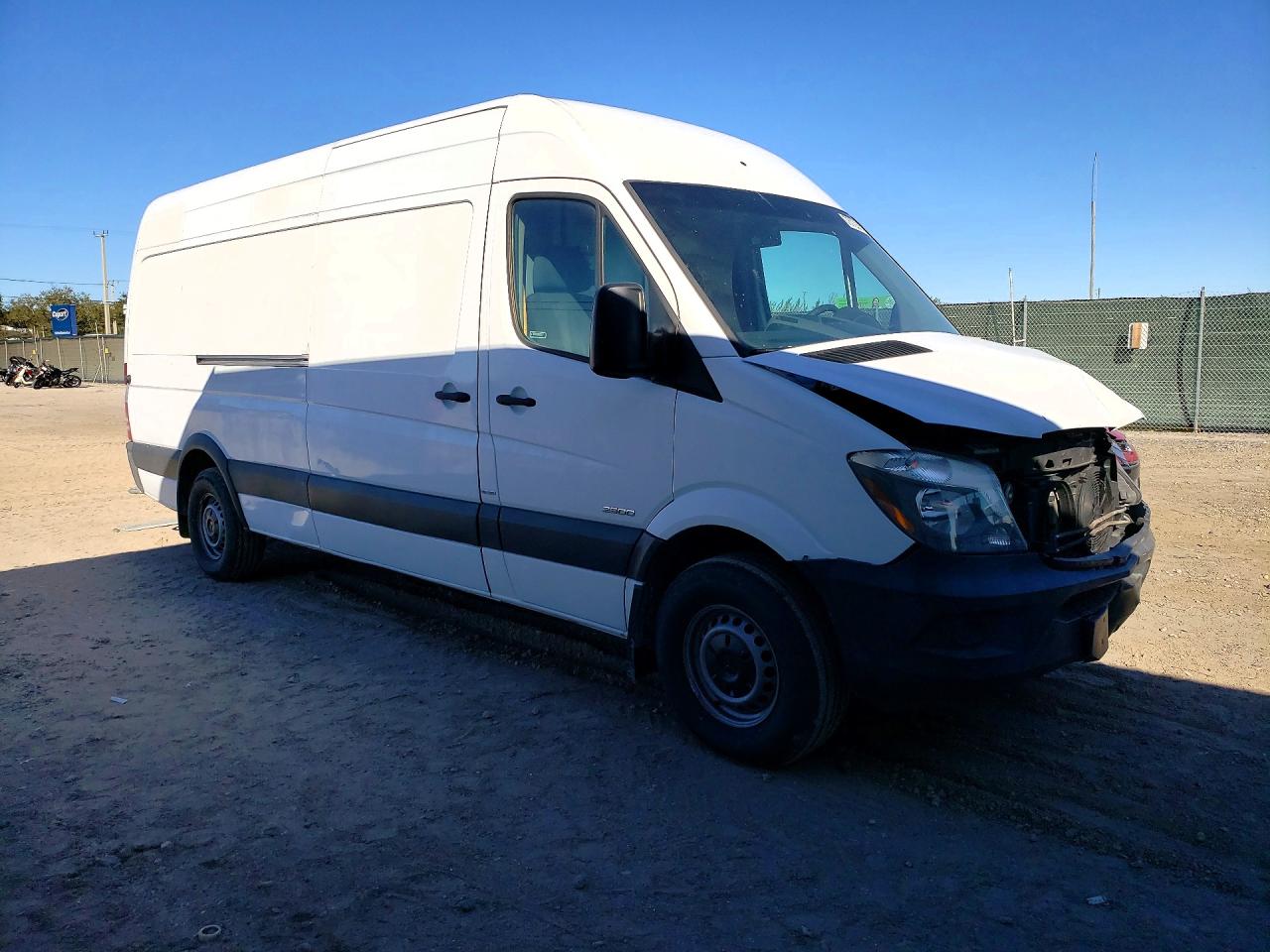 2016 MERCEDES-BENZ SPRINTER 2500 *** CARGO VAN *** photo 7