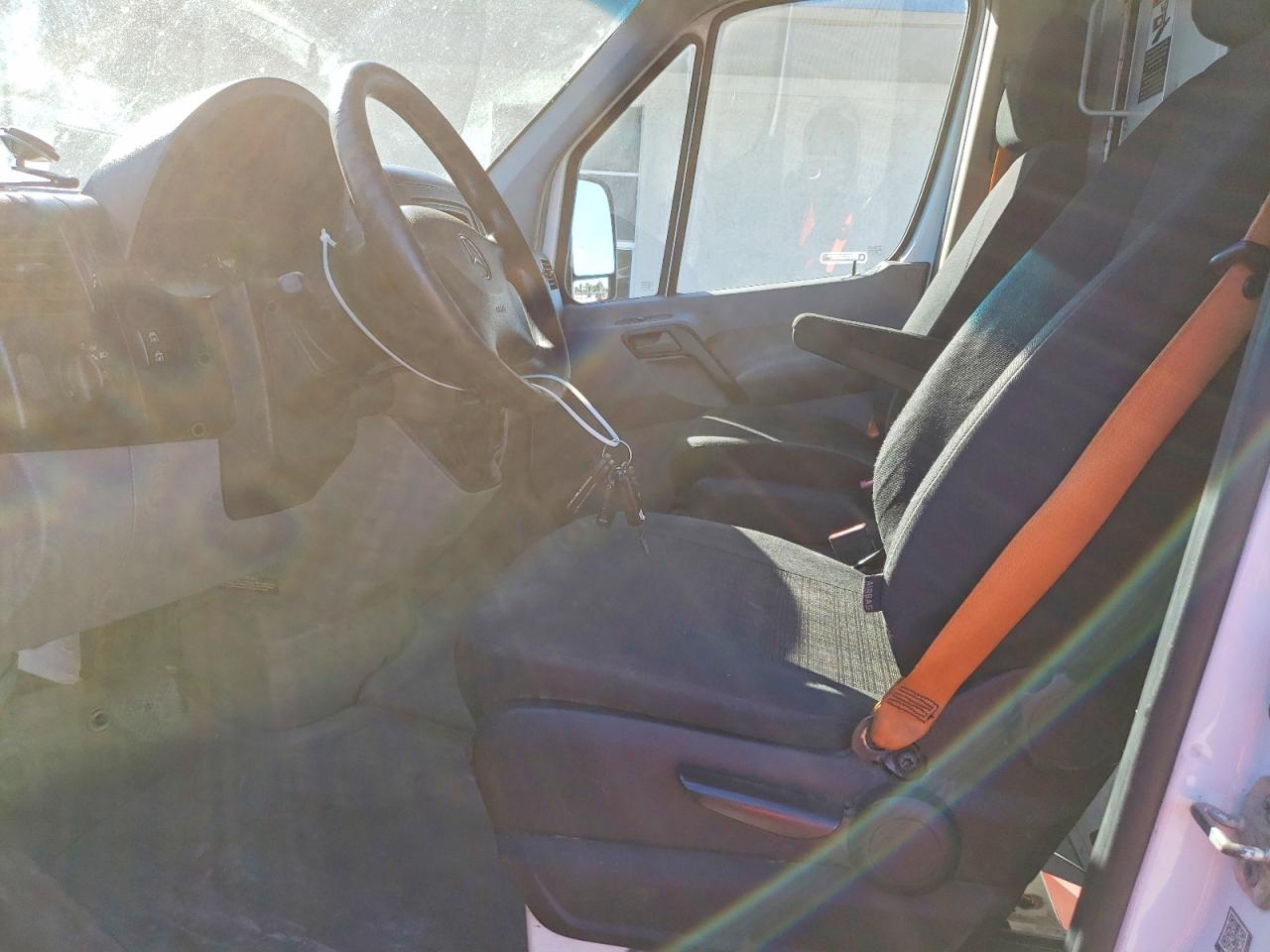 2016 MERCEDES-BENZ SPRINTER 2500 *** CARGO VAN *** photo 13