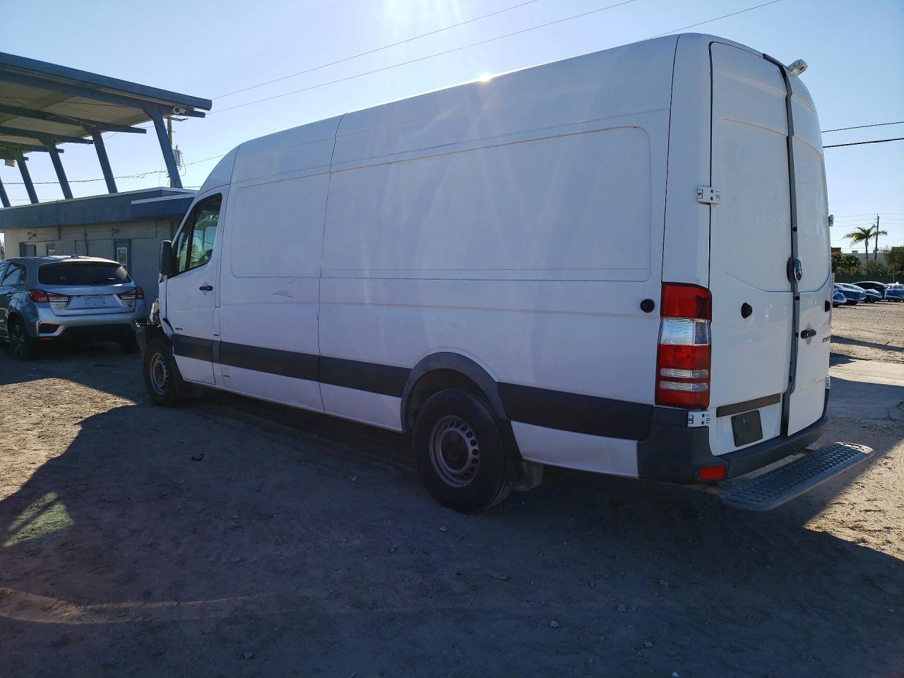 2016 MERCEDES-BENZ SPRINTER 2500 *** CARGO VAN *** photo 3