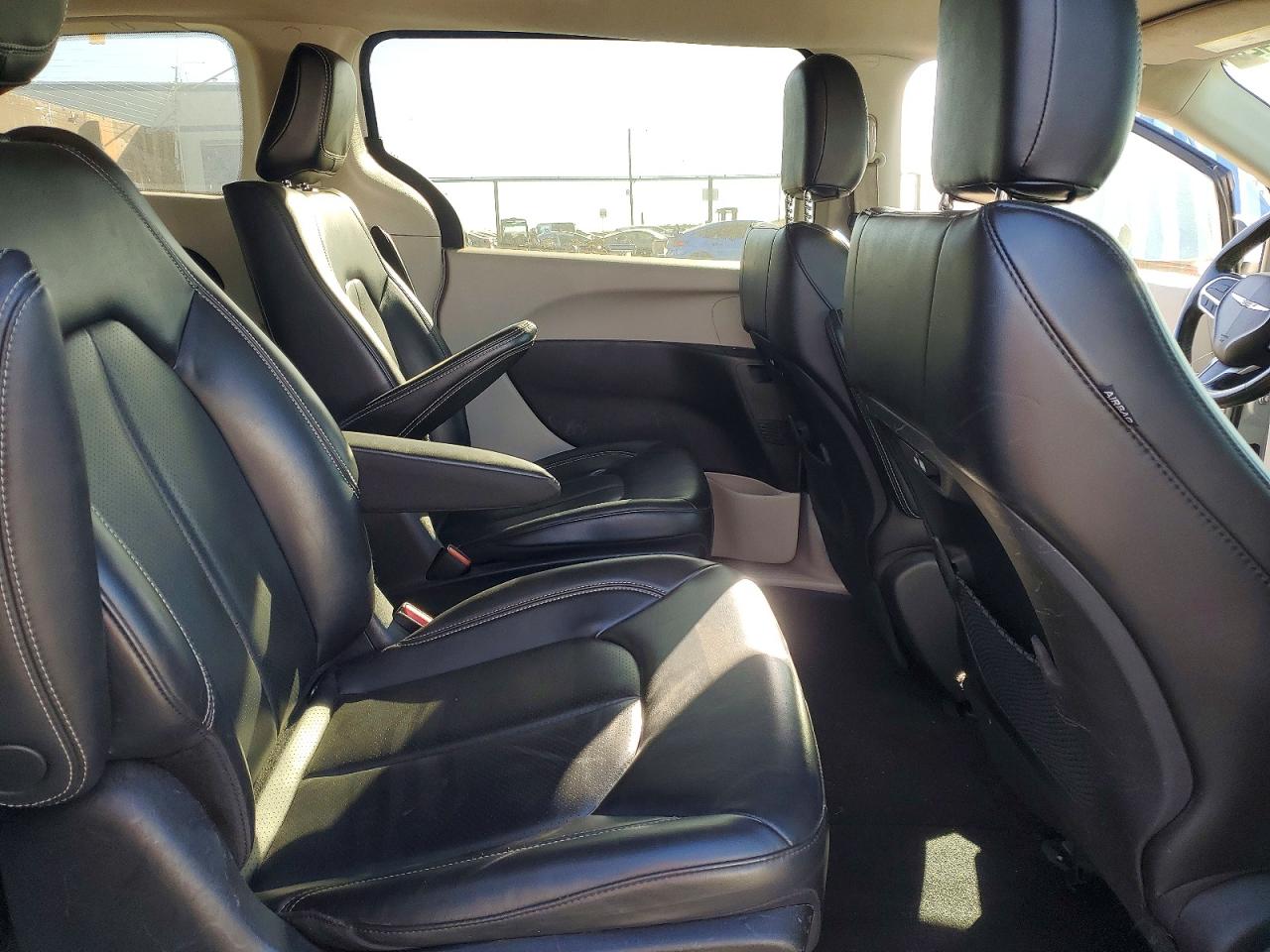 2023 CHRYSLER PACIFICA HYBRID TOURING L photo 21