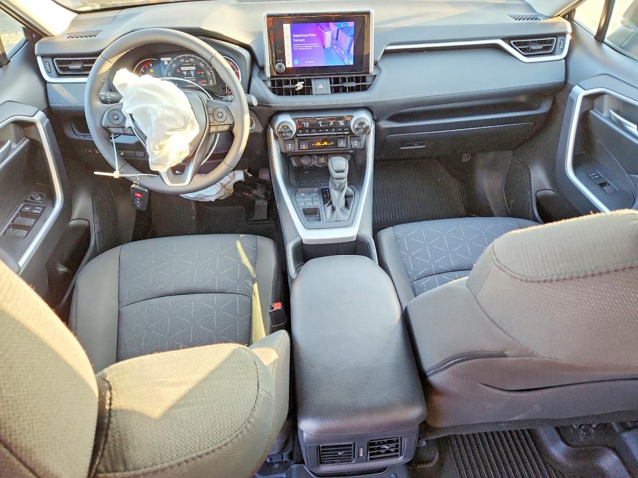 2025 TOYOTA RAV4 XLE photo 15